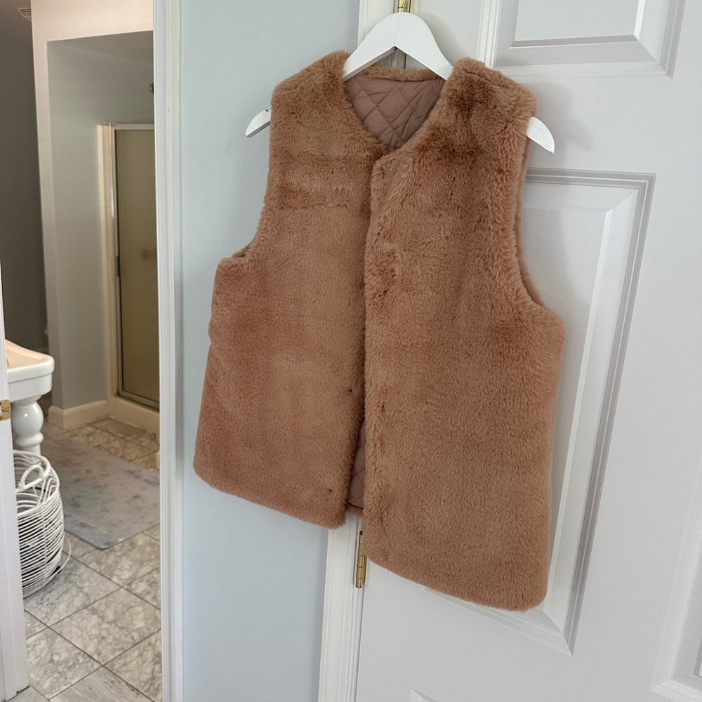 Zara reversable Fur Vest in Tan